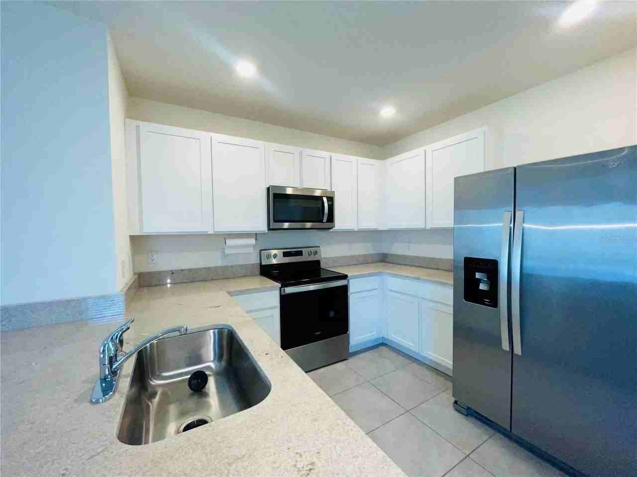 17043 Oval Rum Dr - Photo 5 of 15