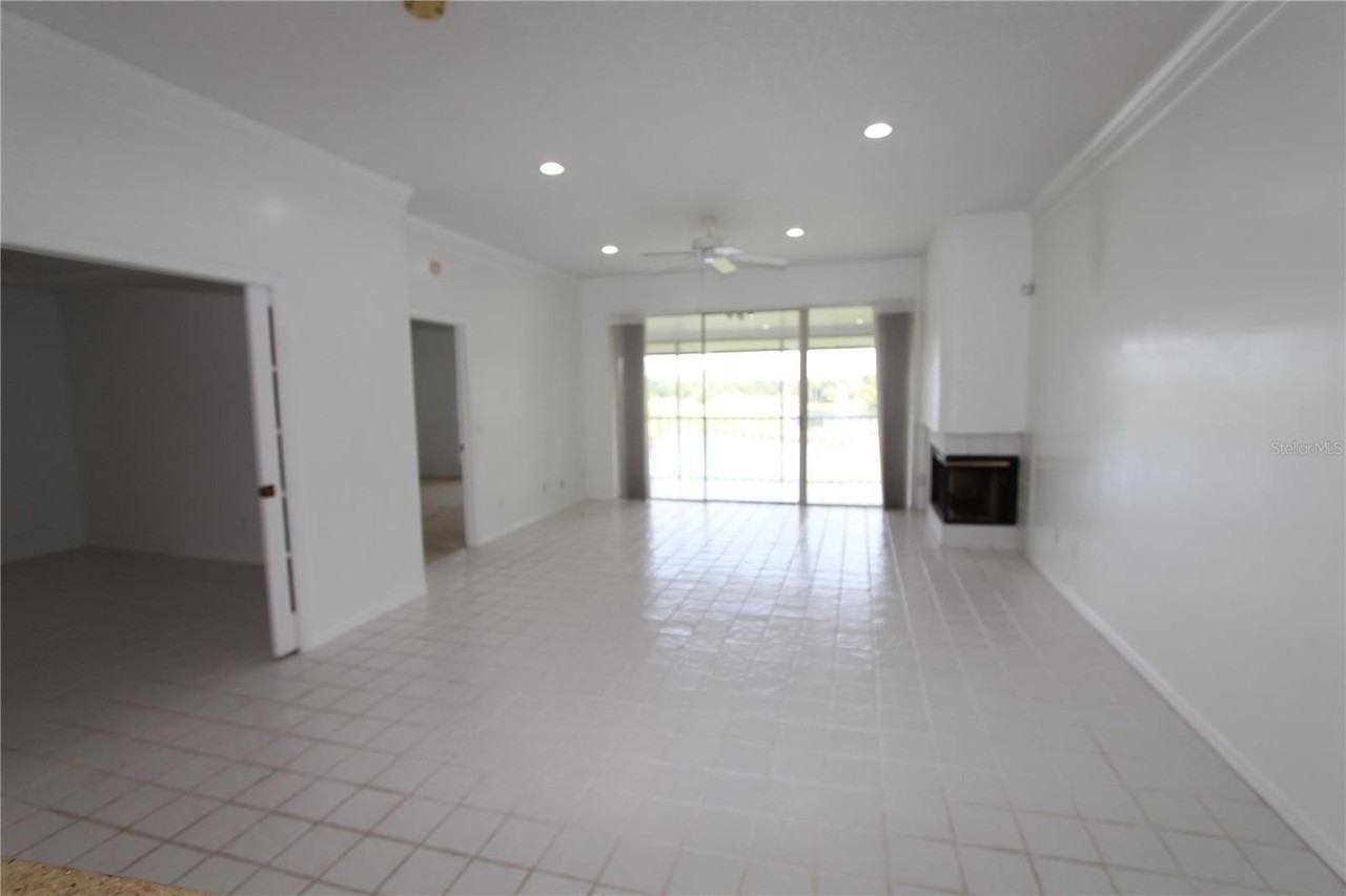 451 Hamptoncrest Cir #307 - Photo 4 of 16