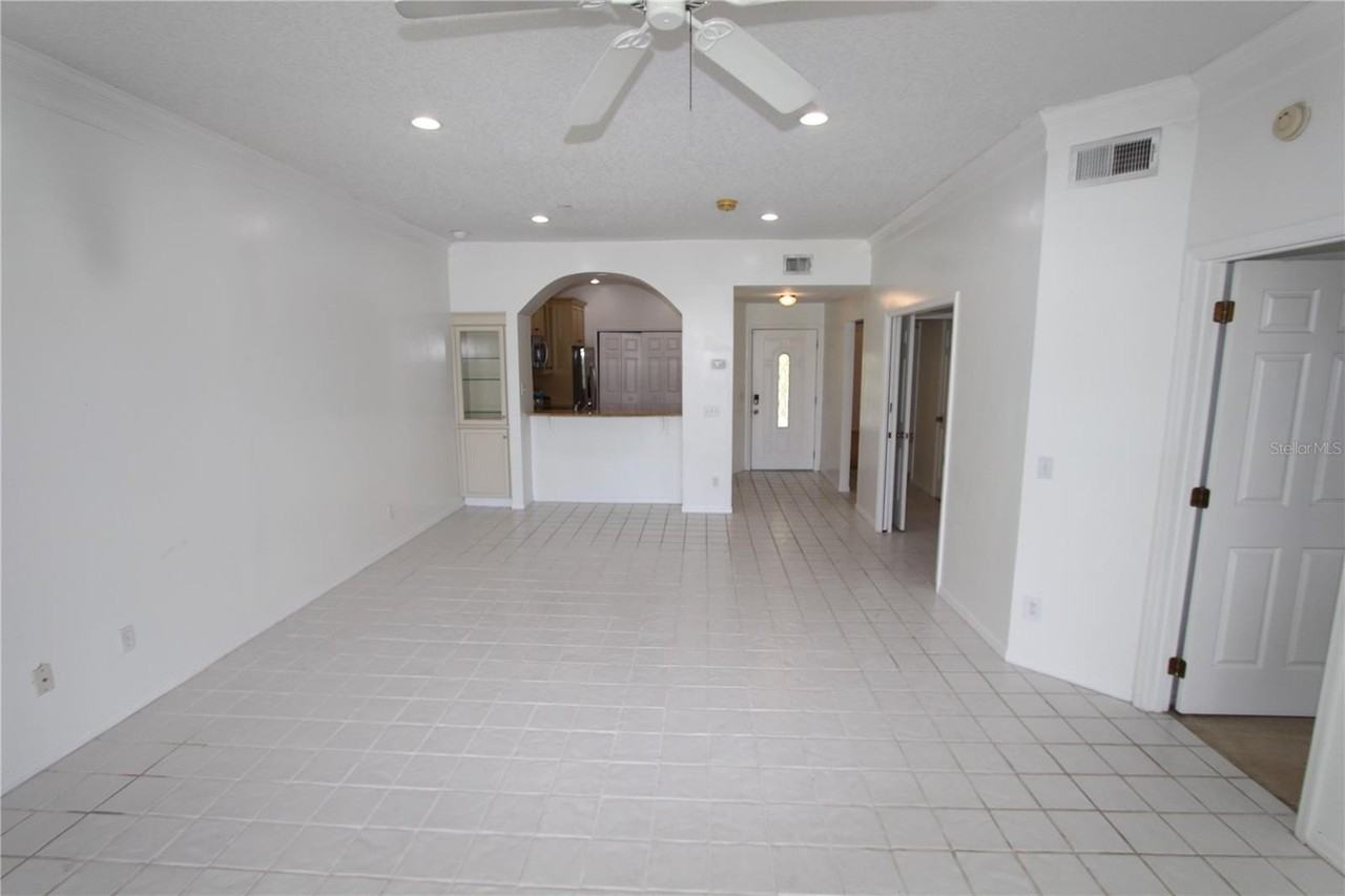 451 Hamptoncrest Cir #307 - Photo 5 of 16