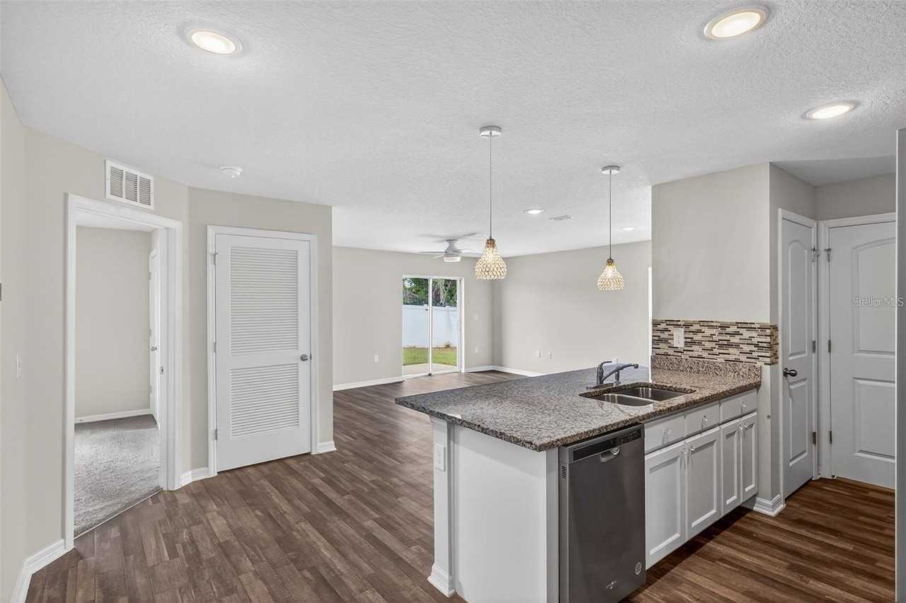842 Gila Way - Photo 6 of 43