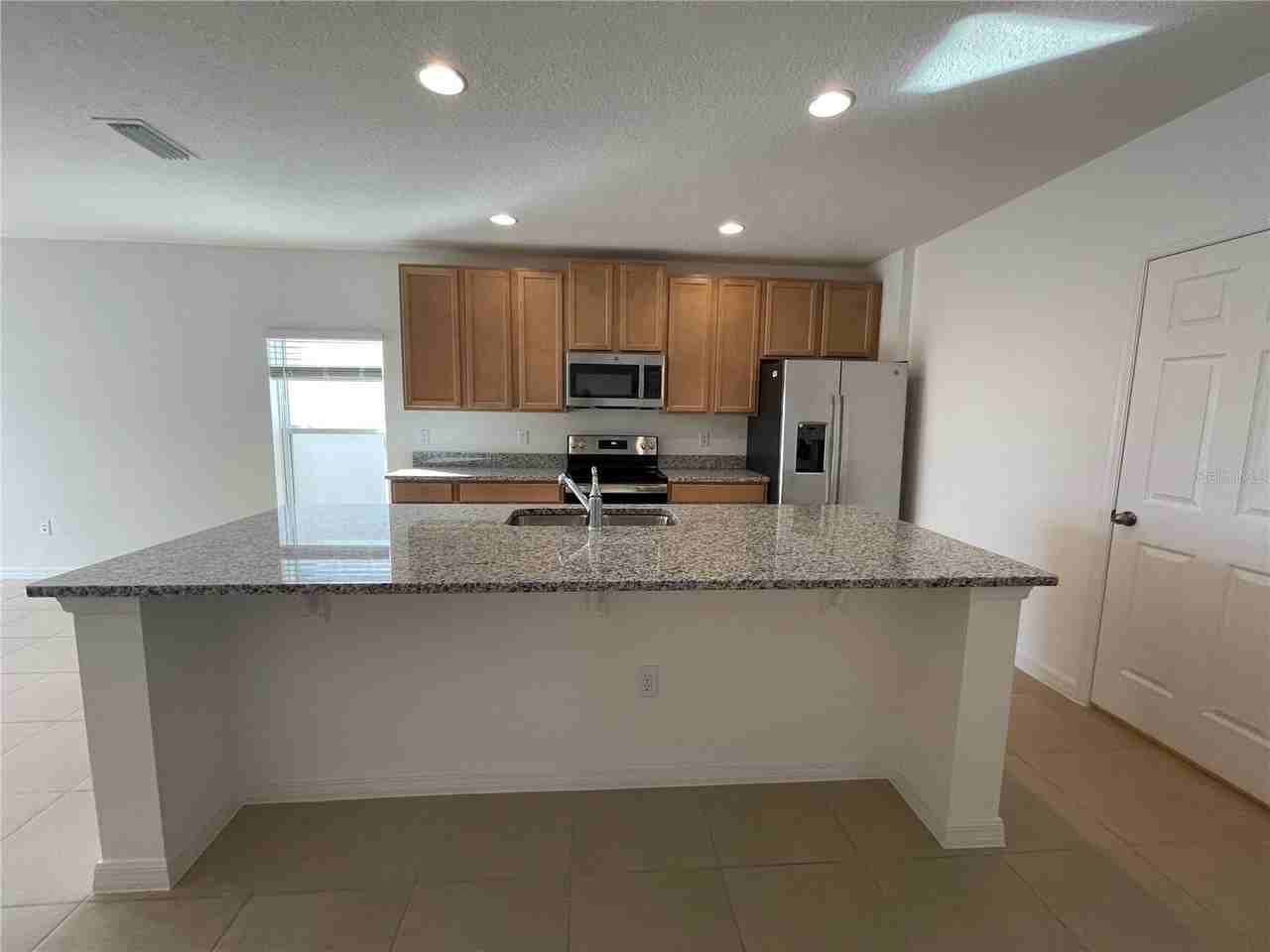 5566 Sabal Dr - Photo 5 of 20