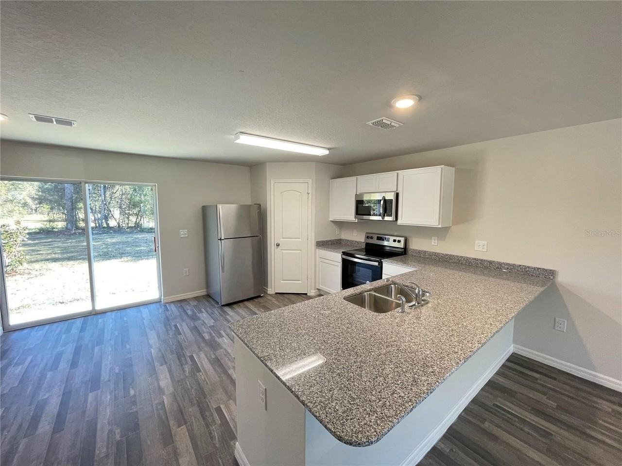 1630 Tench Ct - Photo 3 of 16