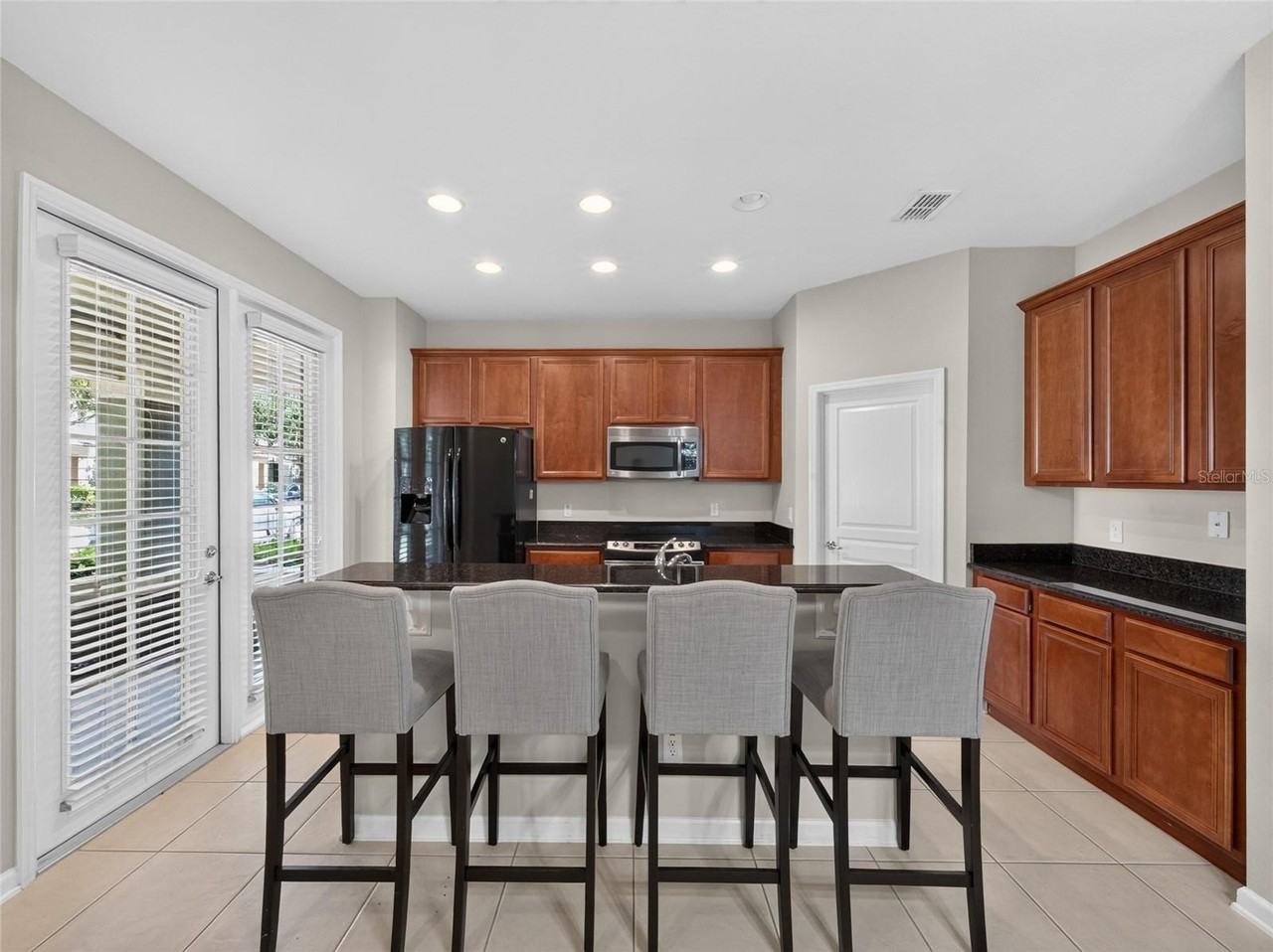 7735 Fairgrove Ave - Photo 4 of 25