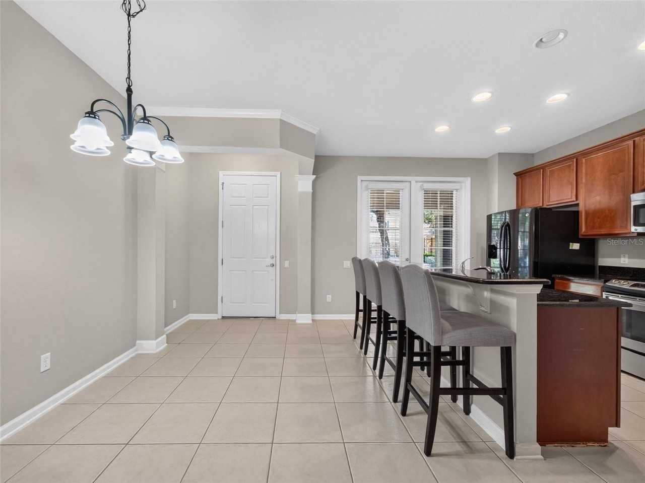 7735 Fairgrove Ave - Photo 7 of 25
