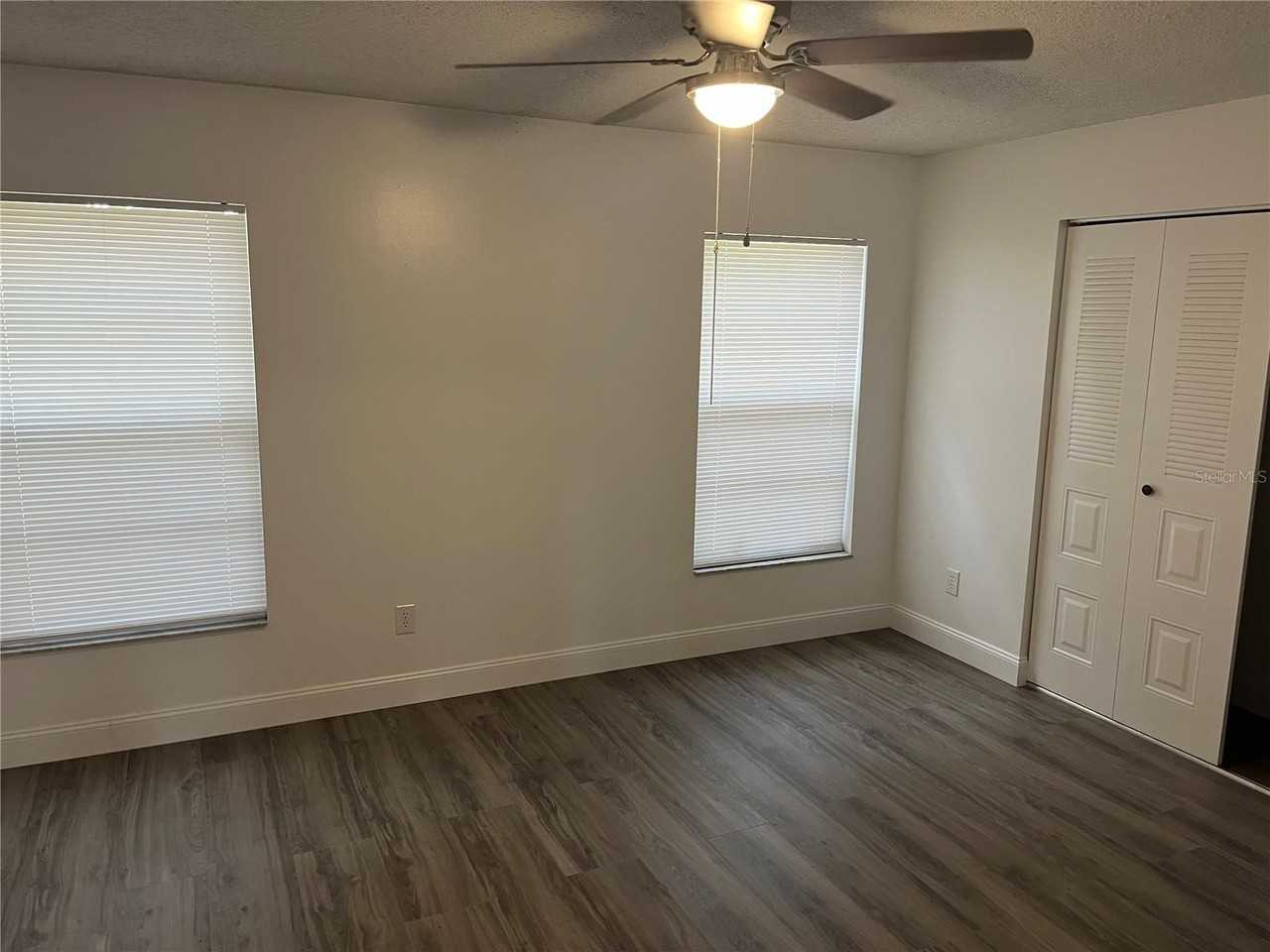 10108 Bluff Ct - Photo 4 of 22