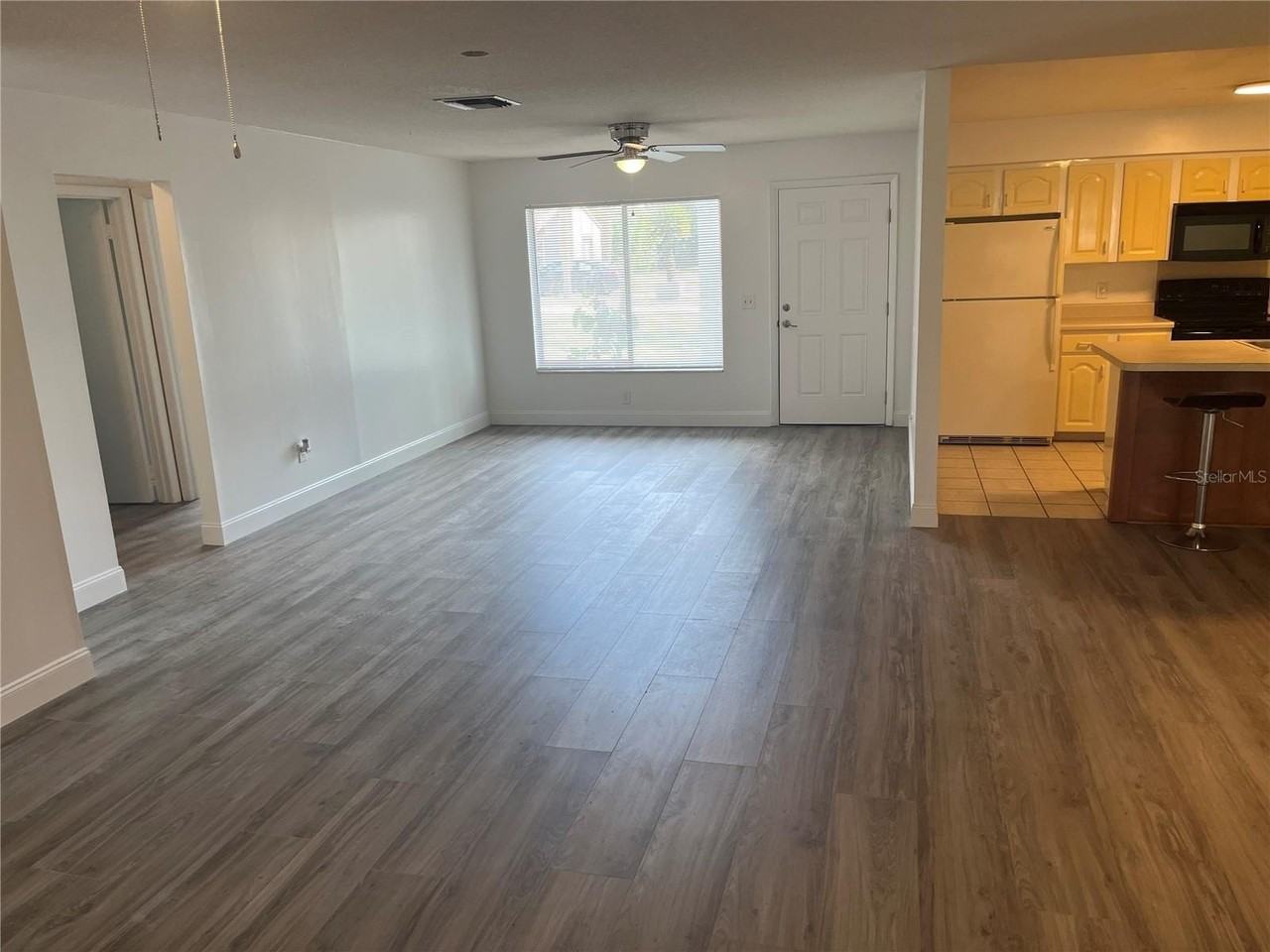 10108 Bluff Ct - Photo 5 of 22