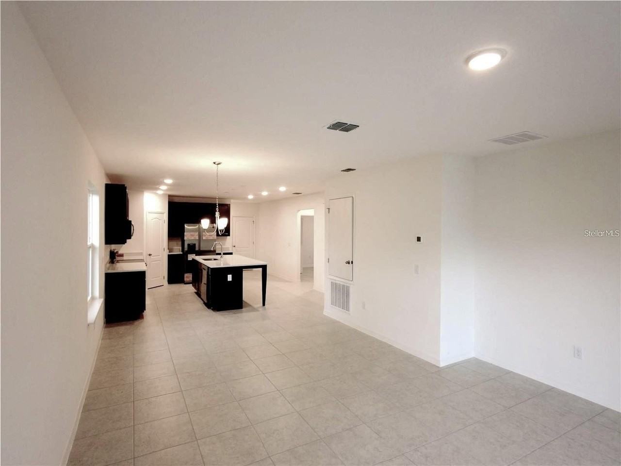 4428 Desert Rose Ave - Photo 3 of 6