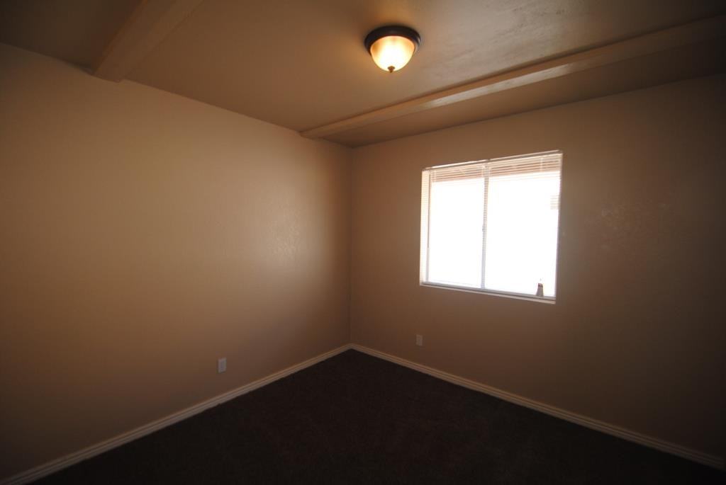 210 3rd Ave E - Photo 3 of 11