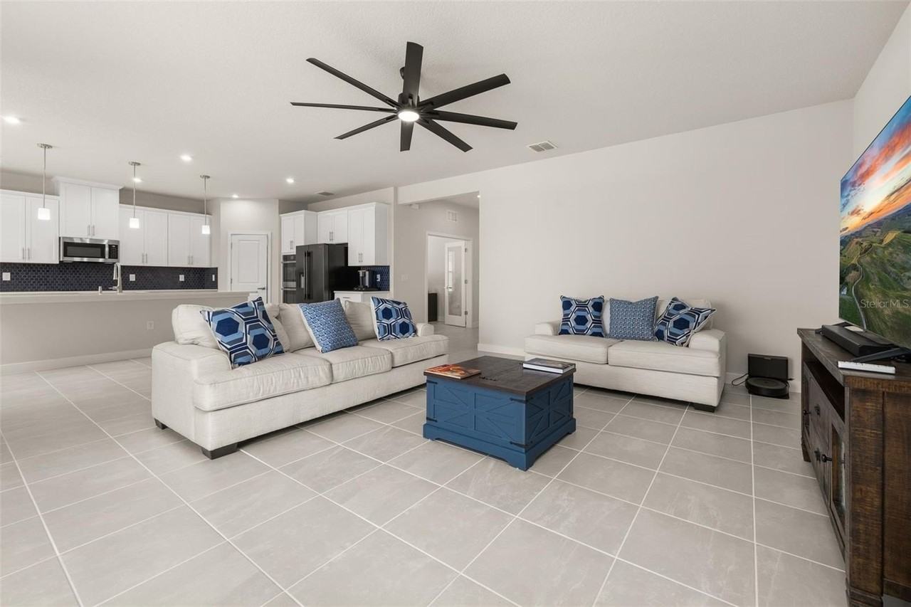 11182 Nellie Crossing Cir - Photo 3 of 32