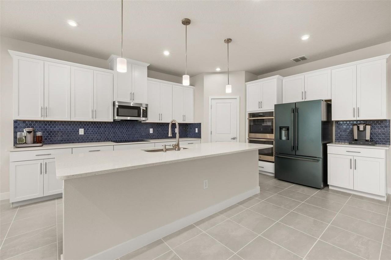 11182 Nellie Crossing Cir - Photo 4 of 32