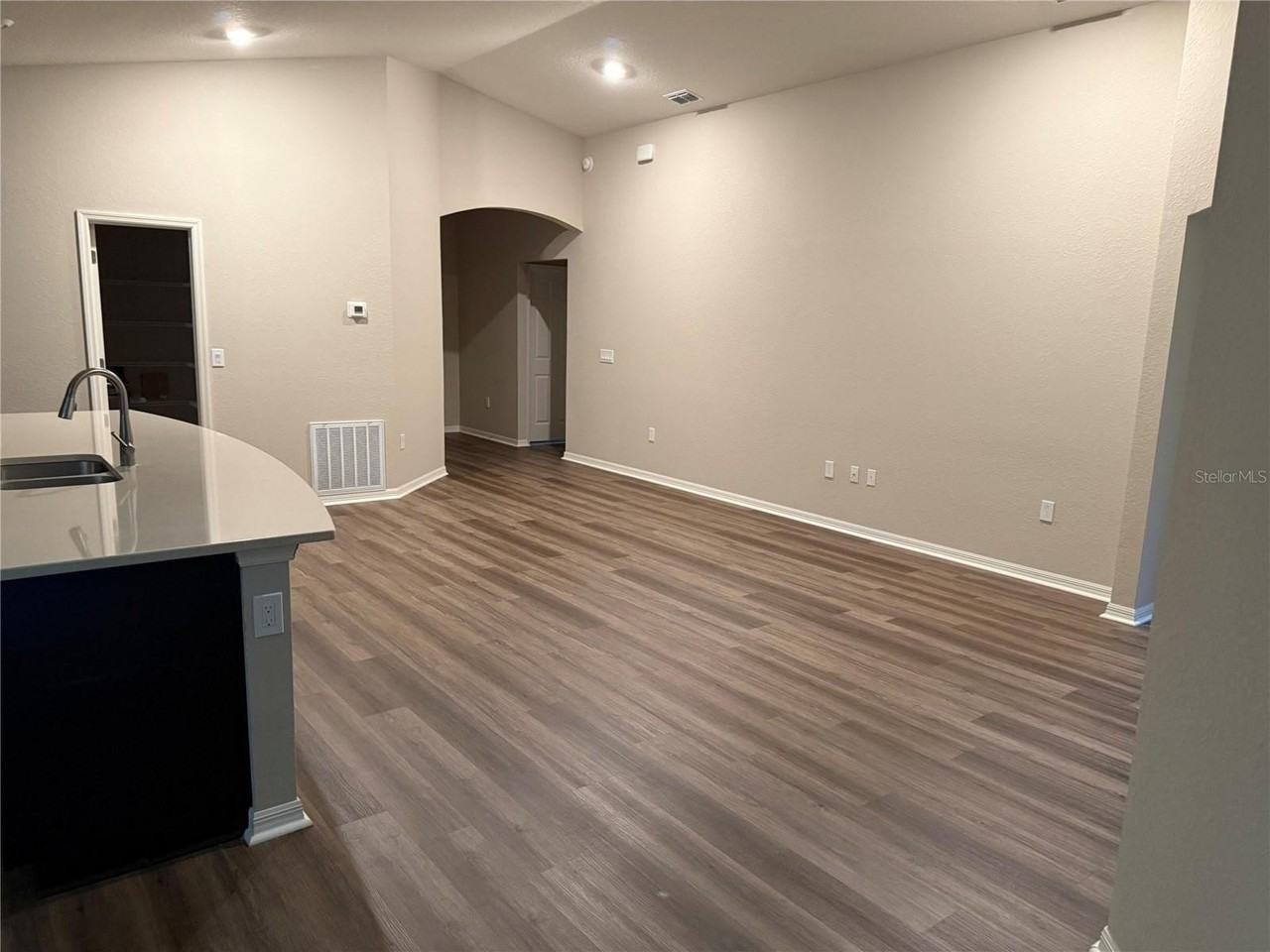 615 Bentley North Dr - Photo 3 of 6