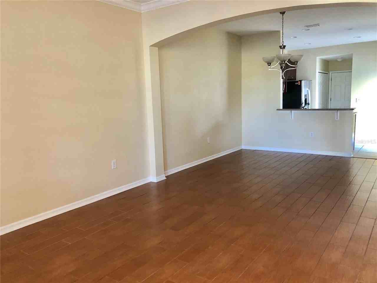 5567 Somersby Rd - Photo 4 of 40