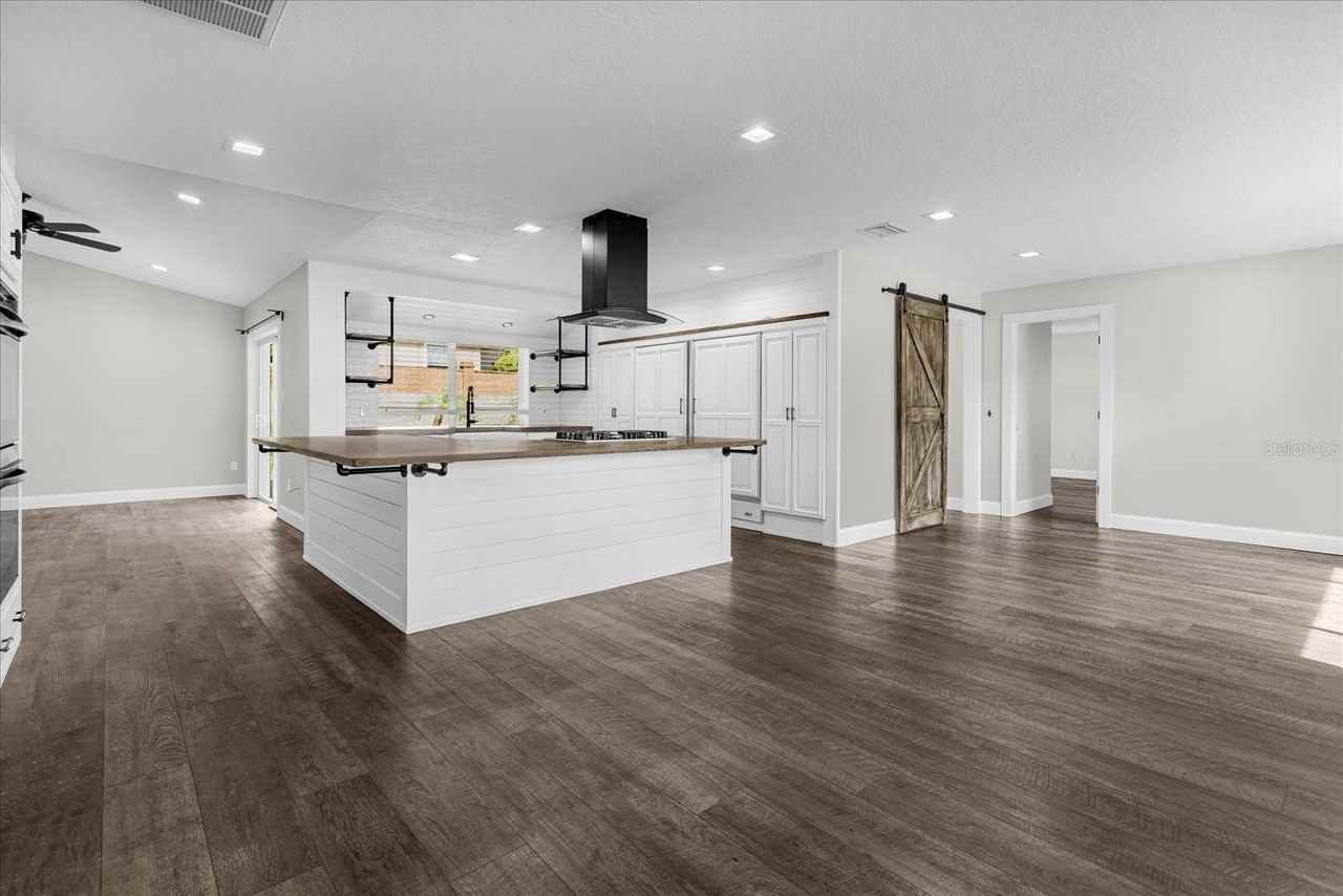 8756 Granada Blvd - Photo 4 of 26