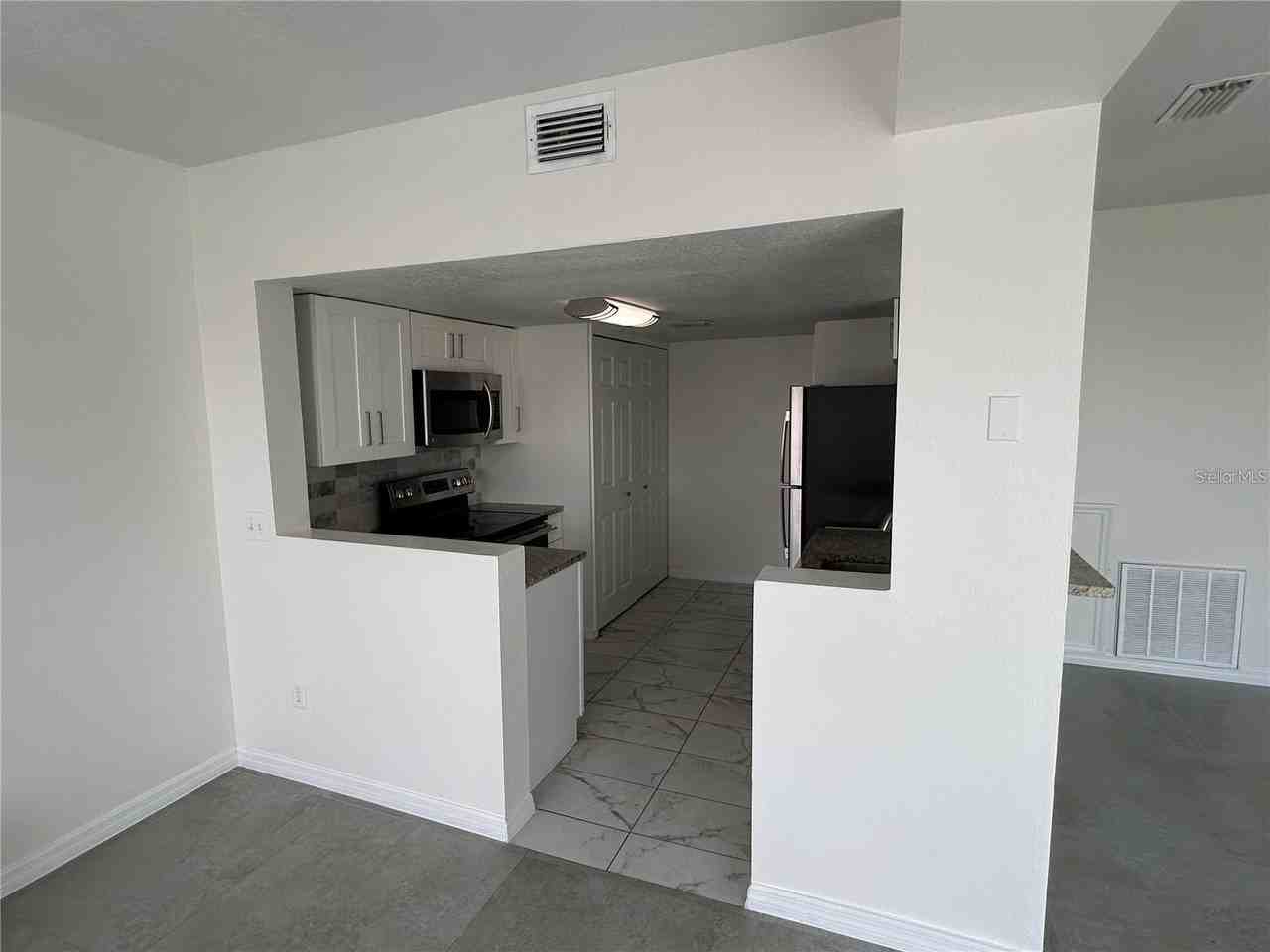 202 Washington Palm Loop - Photo 7 of 23