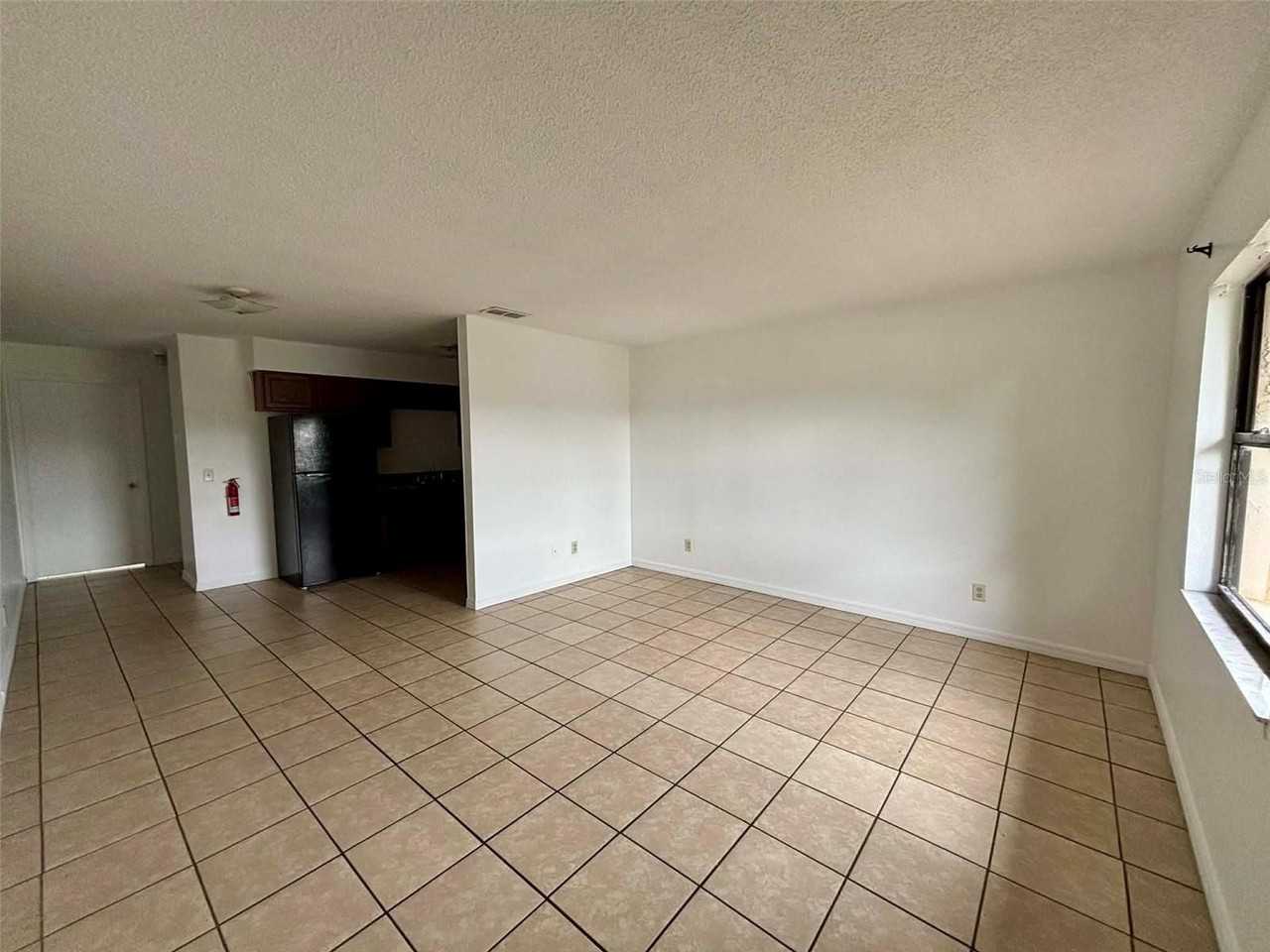 503 N Lanier Ave - Photo 2 of 5