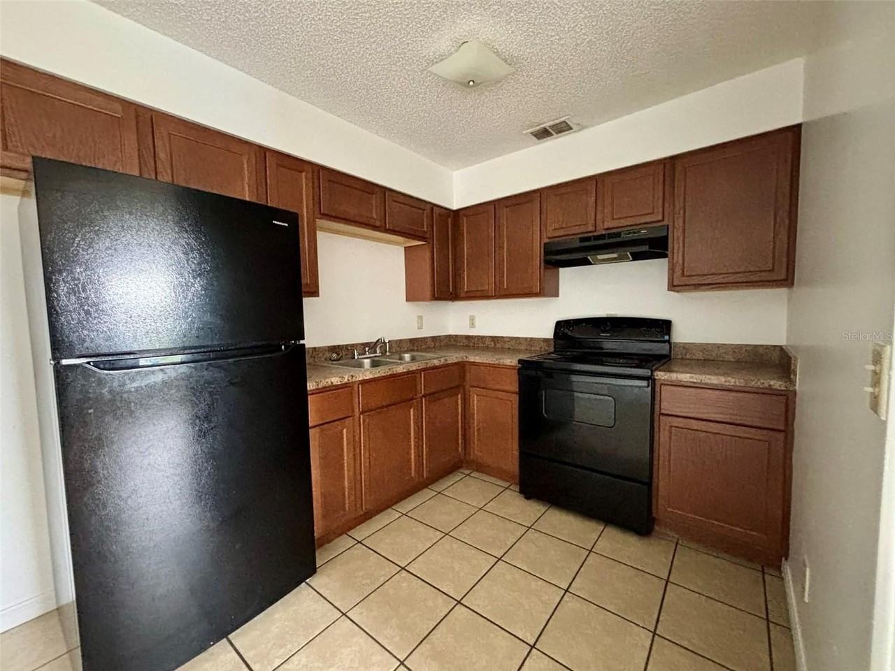 503 N Lanier Ave - Photo 3 of 5