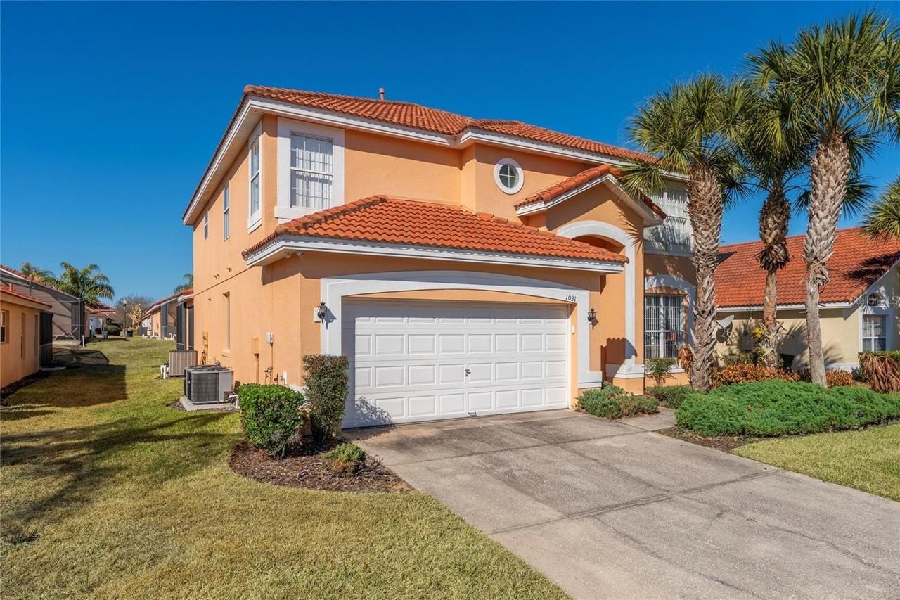 1031 Solana Cir - Photo 3 of 50