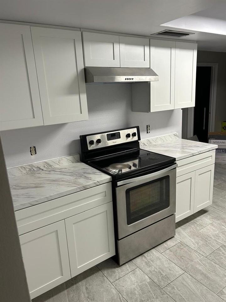 1420 Simmons Rd - Photo 6 of 21