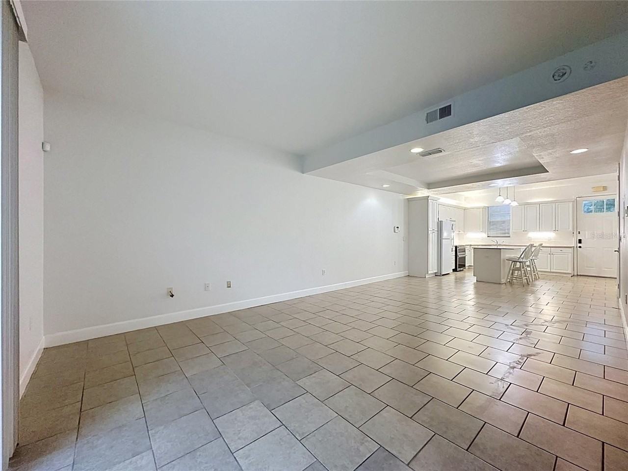 2053 Green Oak Ct - Photo 5 of 33
