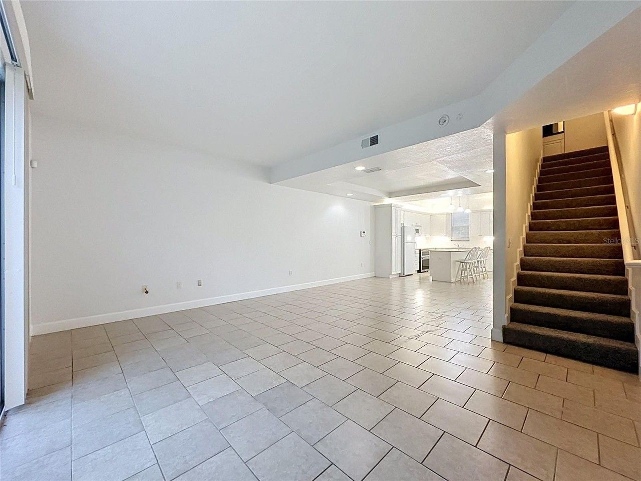 2053 Green Oak Ct - Photo 6 of 33