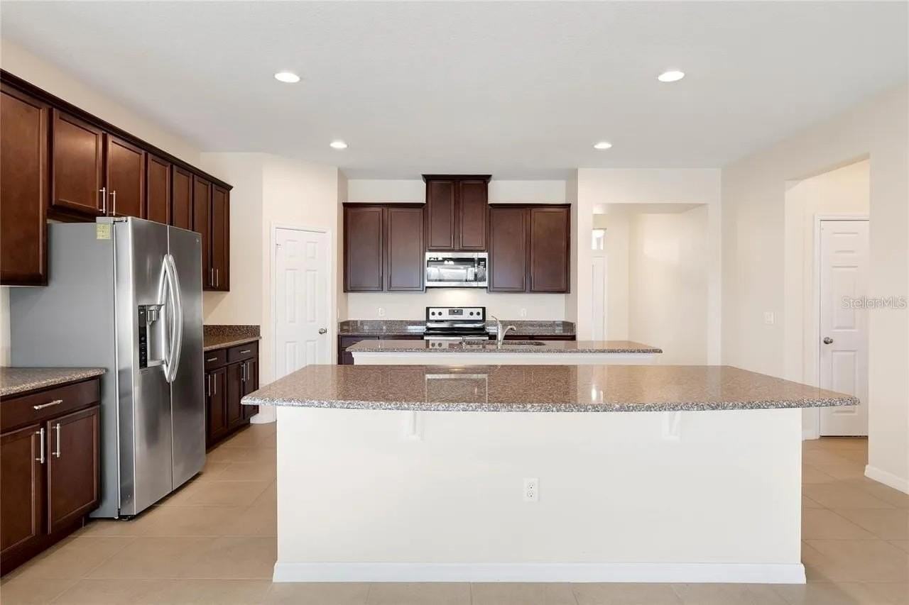 12201 Sawgrass Reserve Blvd - Photo 4 of 15