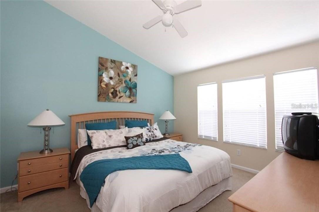 2411 Silver Palm Dr - Photo 5 of 20