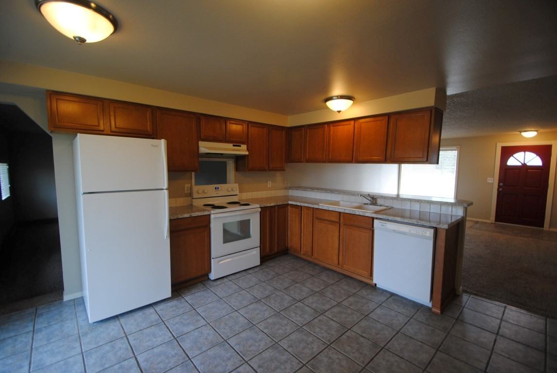 6229 60th Pl NE - Photo 2 of 12