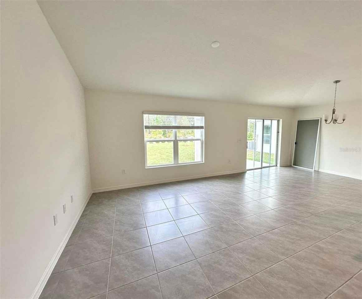 3863 Axis Valley Pl - Photo 5 of 8