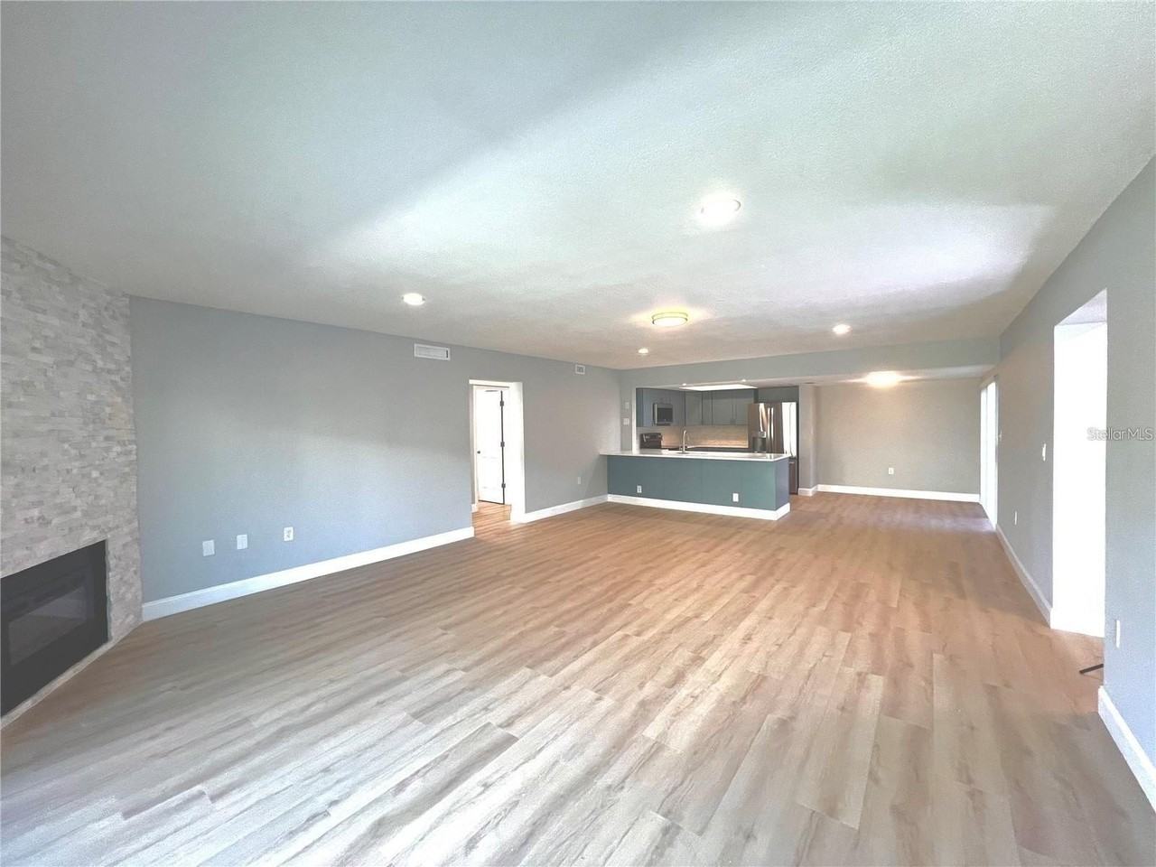 7550 Sunshine Skyway Ln S #P11 - Photo 5 of 22