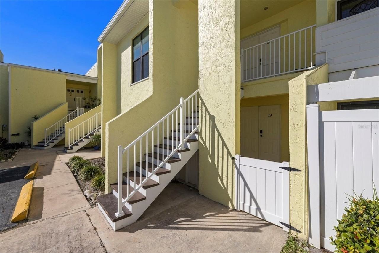 1 Windrush Blvd #19 - Photo 2 of 50