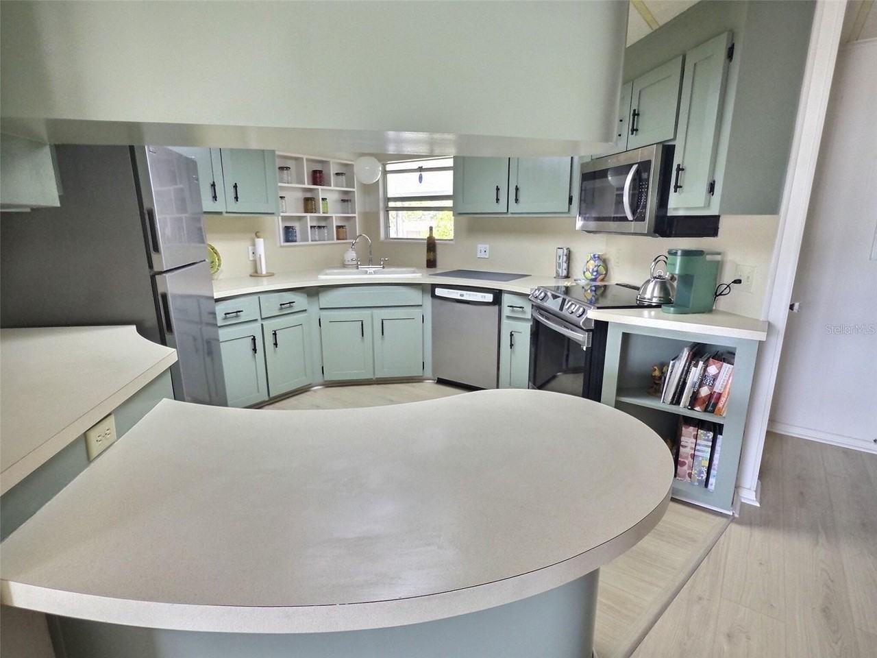 46 Palm Forest Dr - Photo 3 of 23