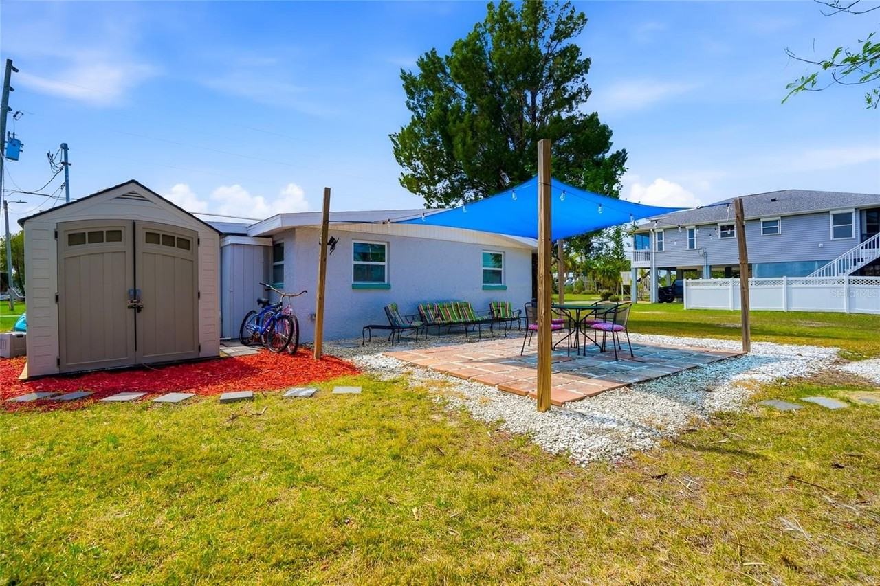 4021 Eagle Nest Dr - Photo 4 of 50