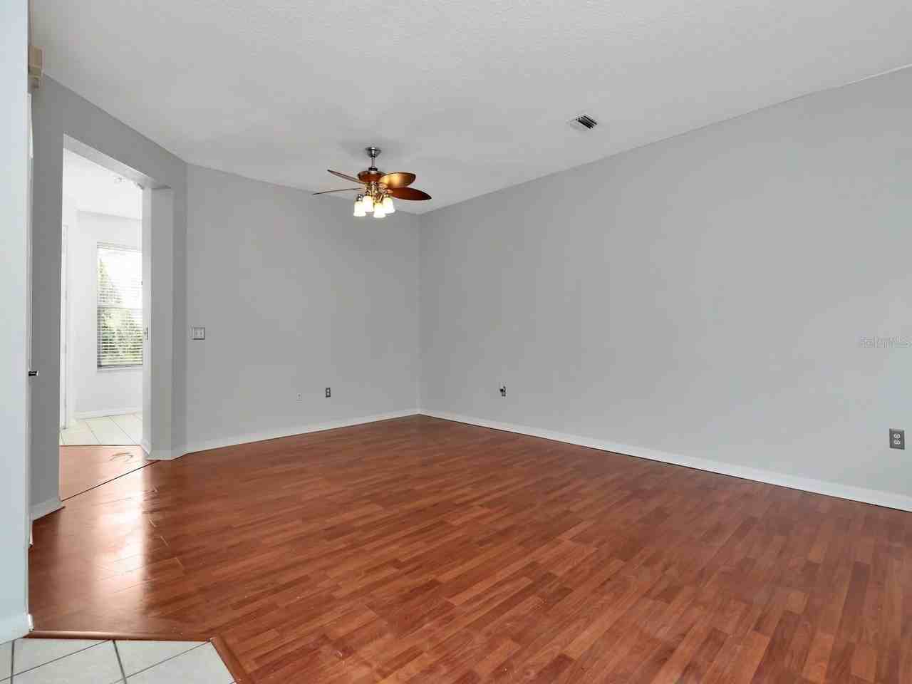 34902 Teeview Ln - Photo 3 of 30