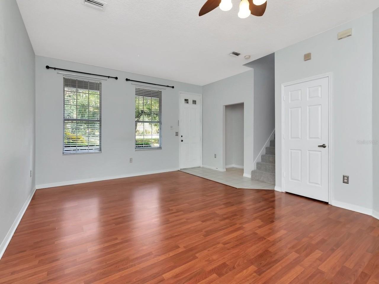 34902 Teeview Ln - Photo 4 of 30
