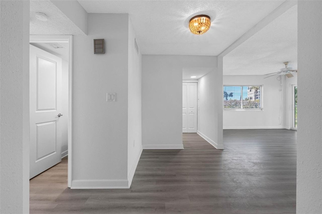1451 Gulf Blvd #101 - Photo 5 of 40