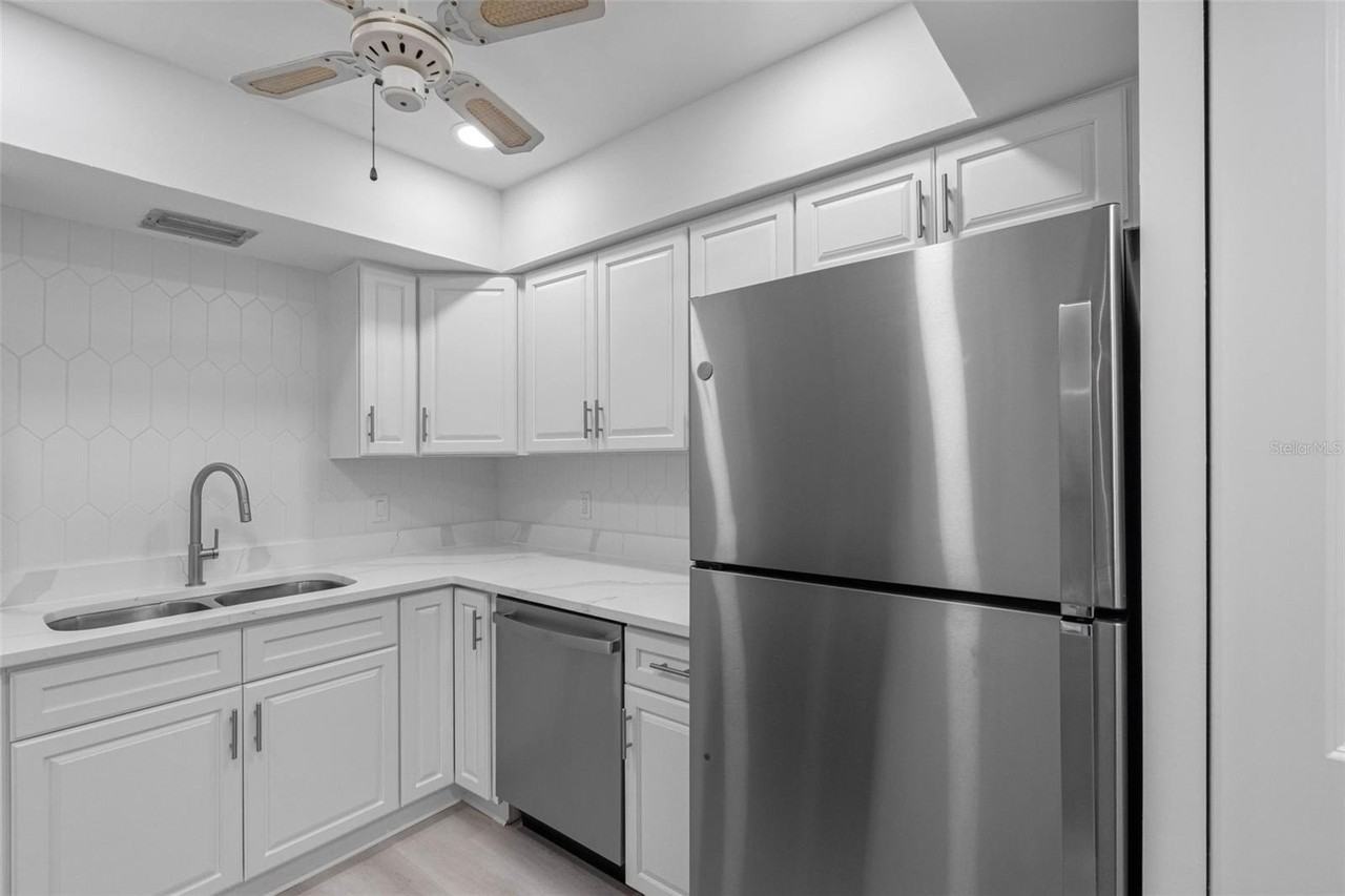 1451 Gulf Blvd #101 - Photo 6 of 40