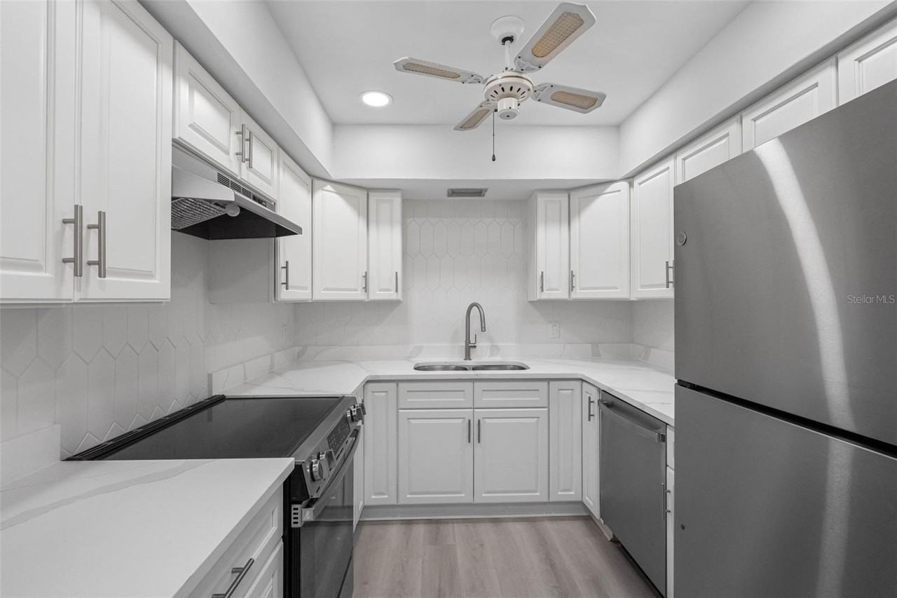 1451 Gulf Blvd #101 - Photo 7 of 40