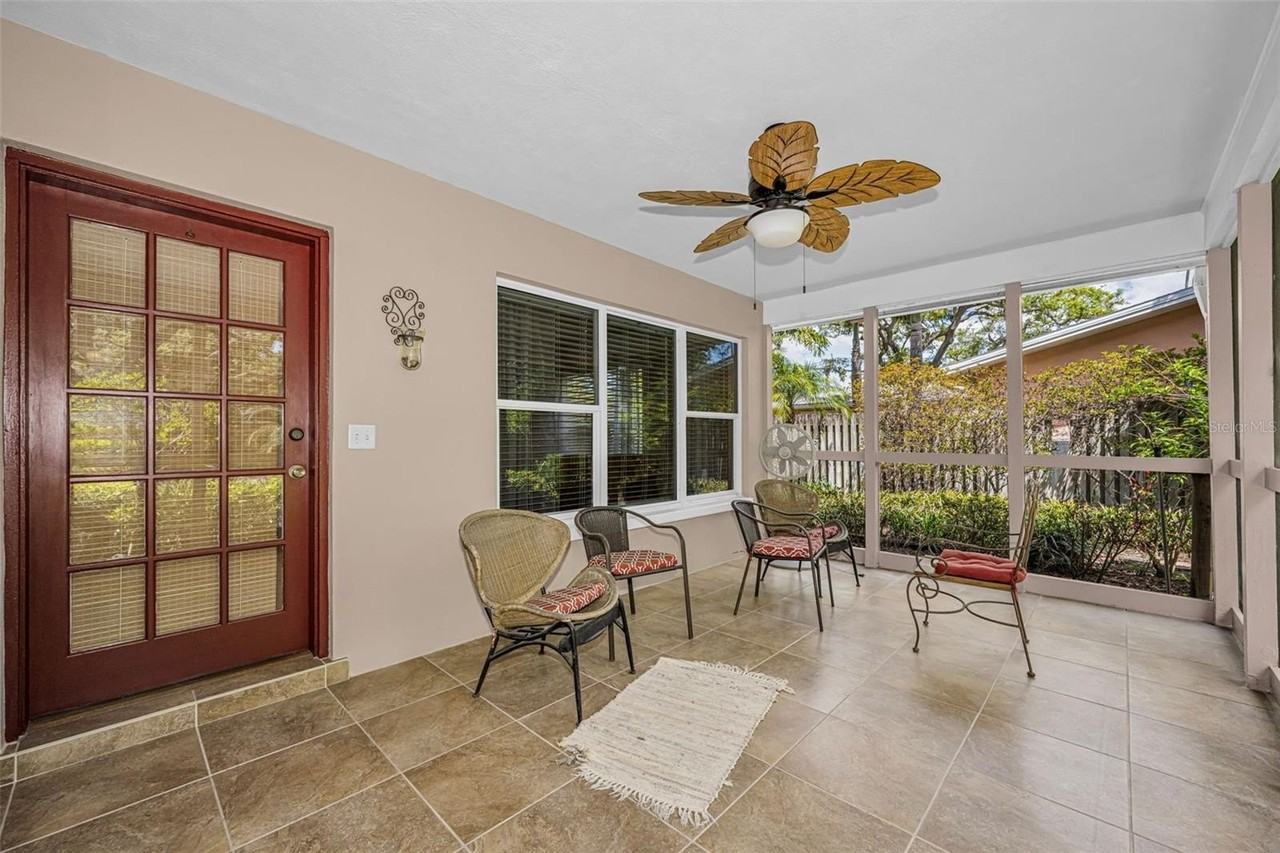 253 Park Cir S - Photo 5 of 50
