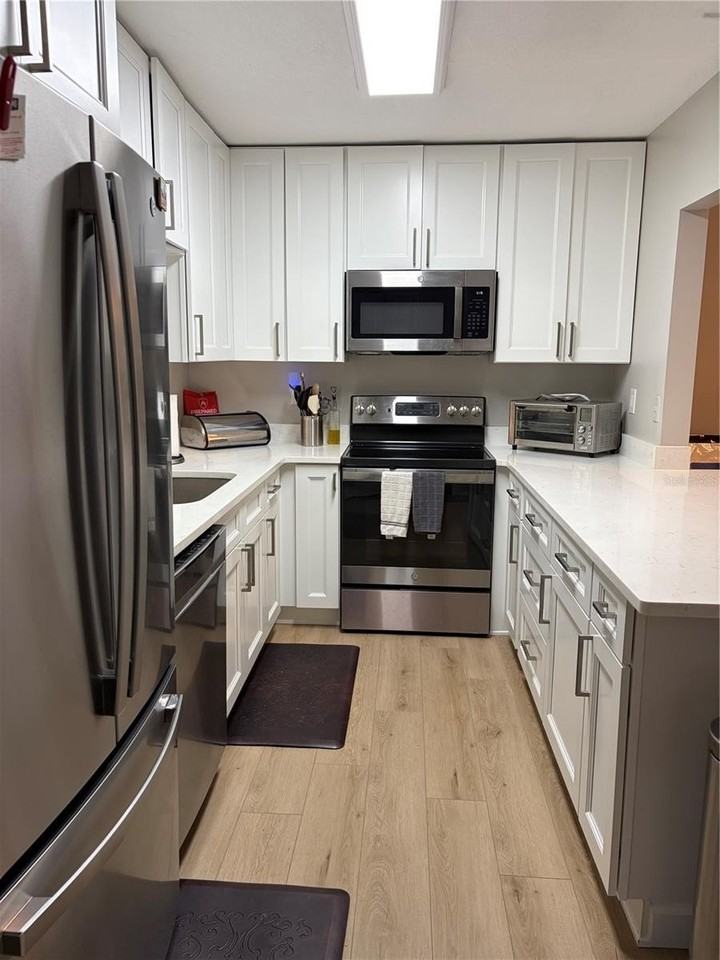 1225 Pine Ridge Cir W #C1 - Photo 5 of 17
