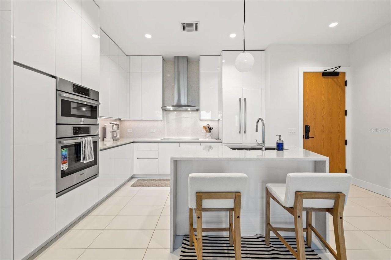 777 3rd Ave N #1701 - Photo 5 of 43