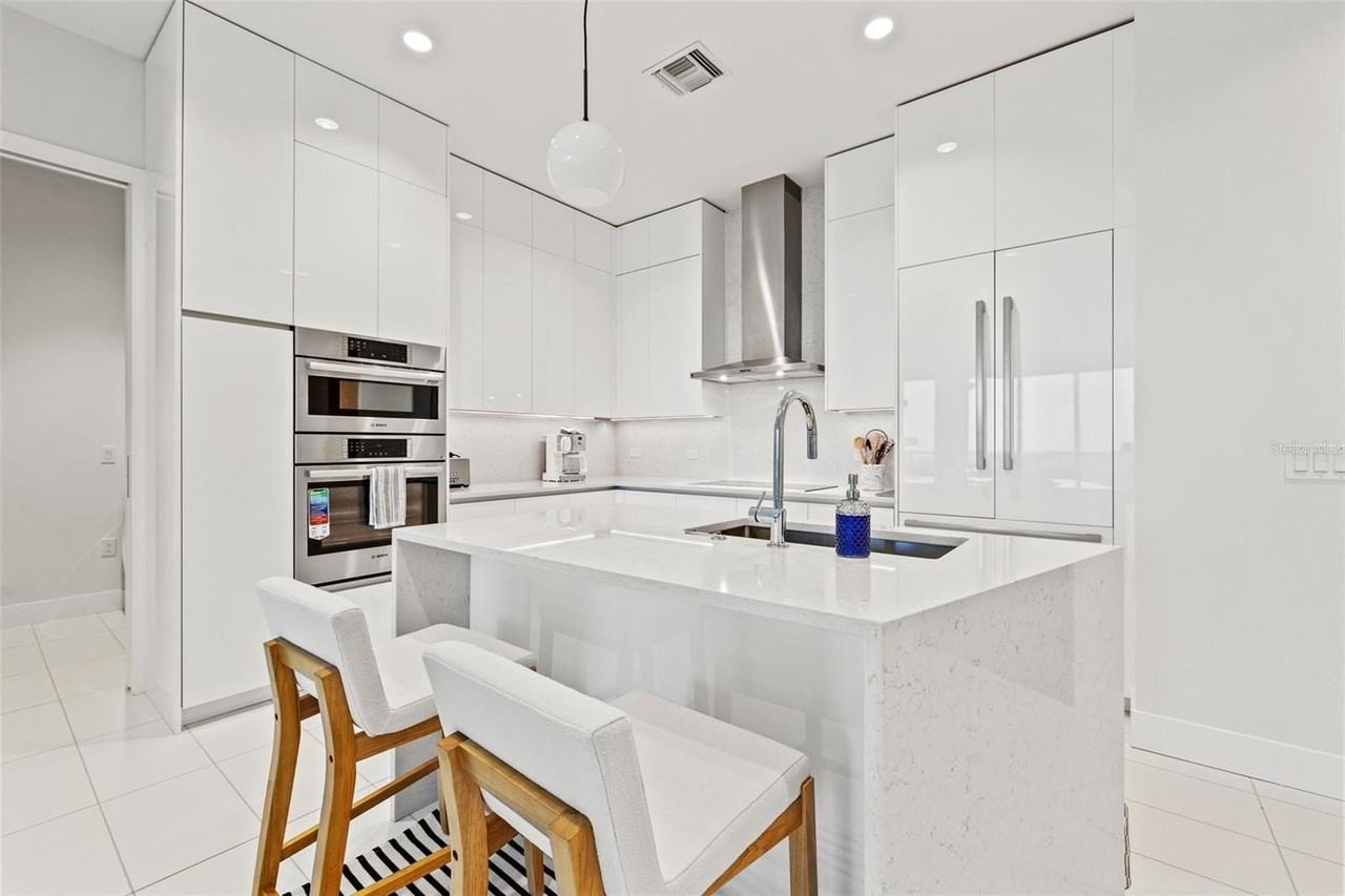 777 3rd Ave N #1701 - Photo 6 of 43