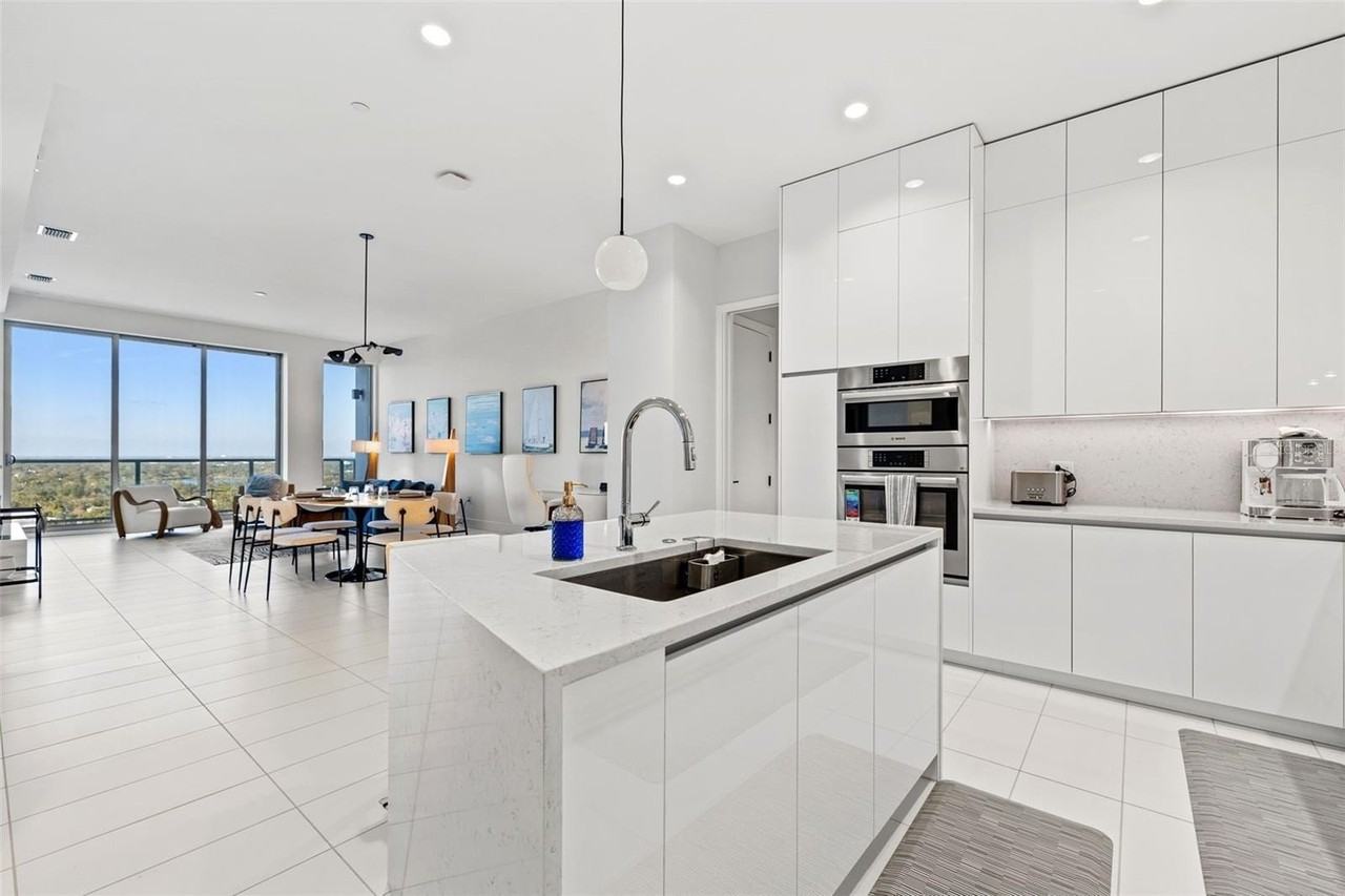 777 3rd Ave N #1701 - Photo 7 of 43