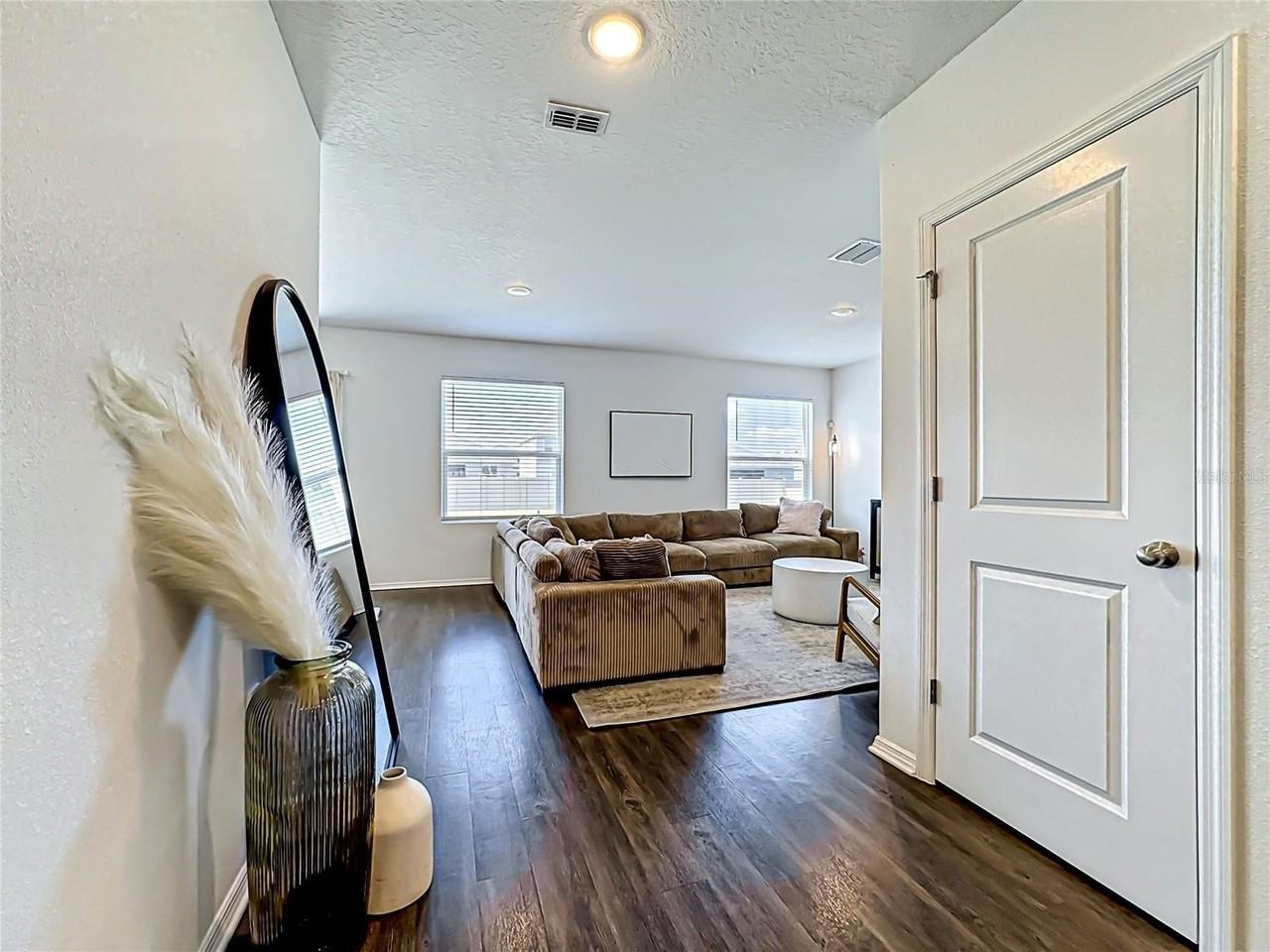 13019 Bluff Oak Way - Photo 4 of 31