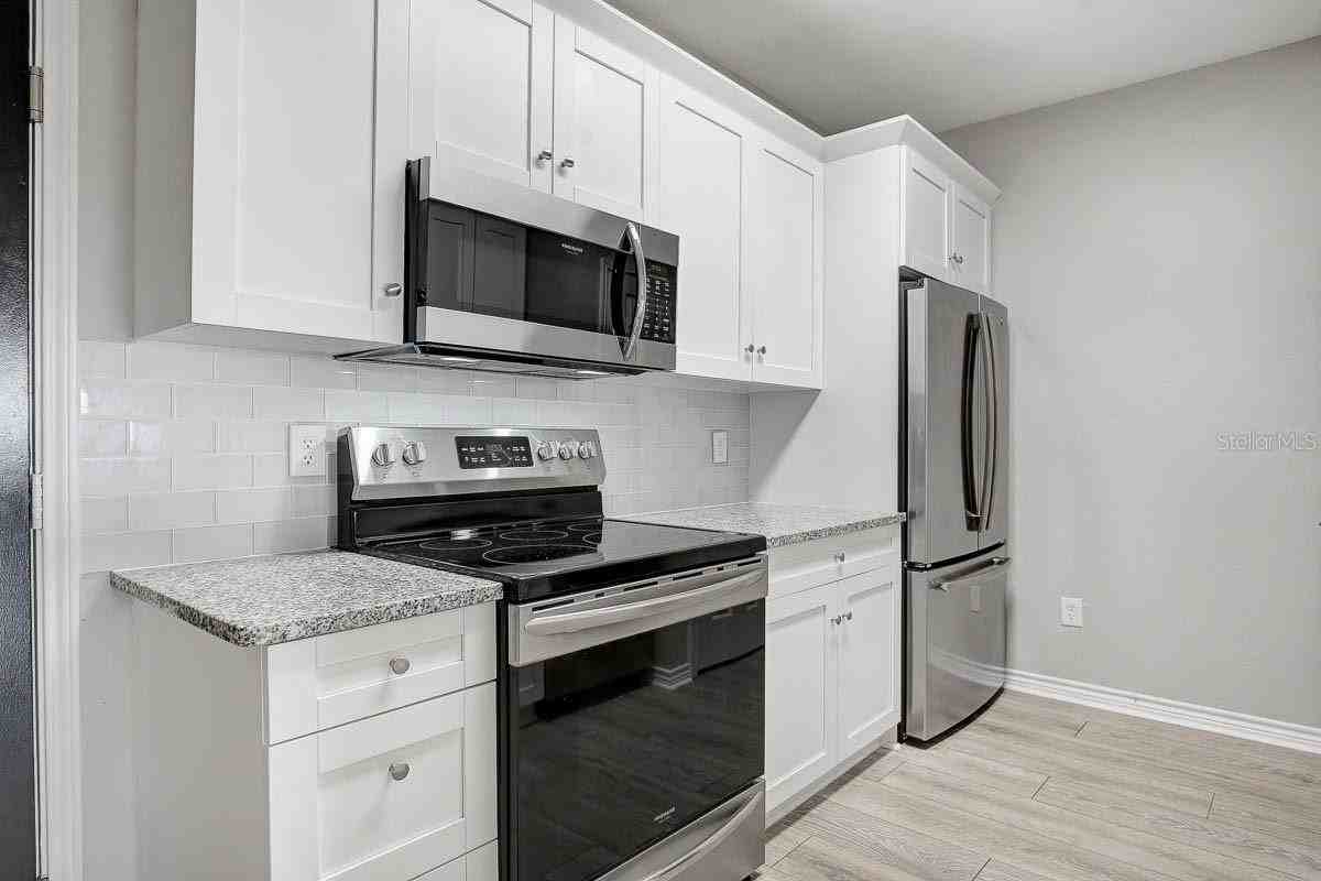 4311 Bayside Village Dr #303 - Photo 5 of 21