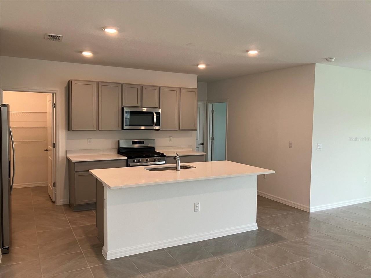 35694 Kinsey Pt - Photo 3 of 40
