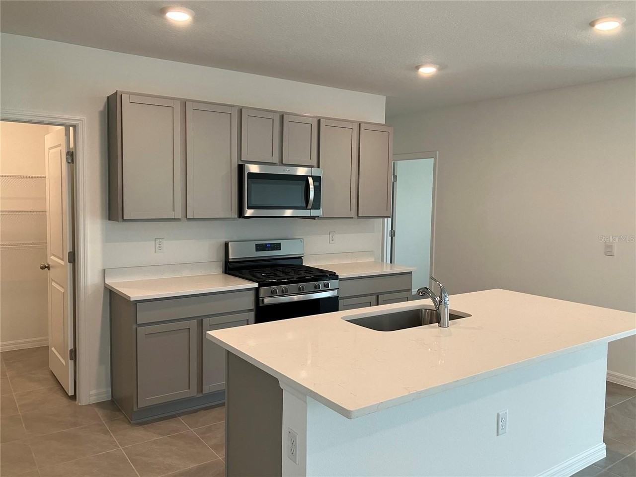 35694 Kinsey Pt - Photo 5 of 40