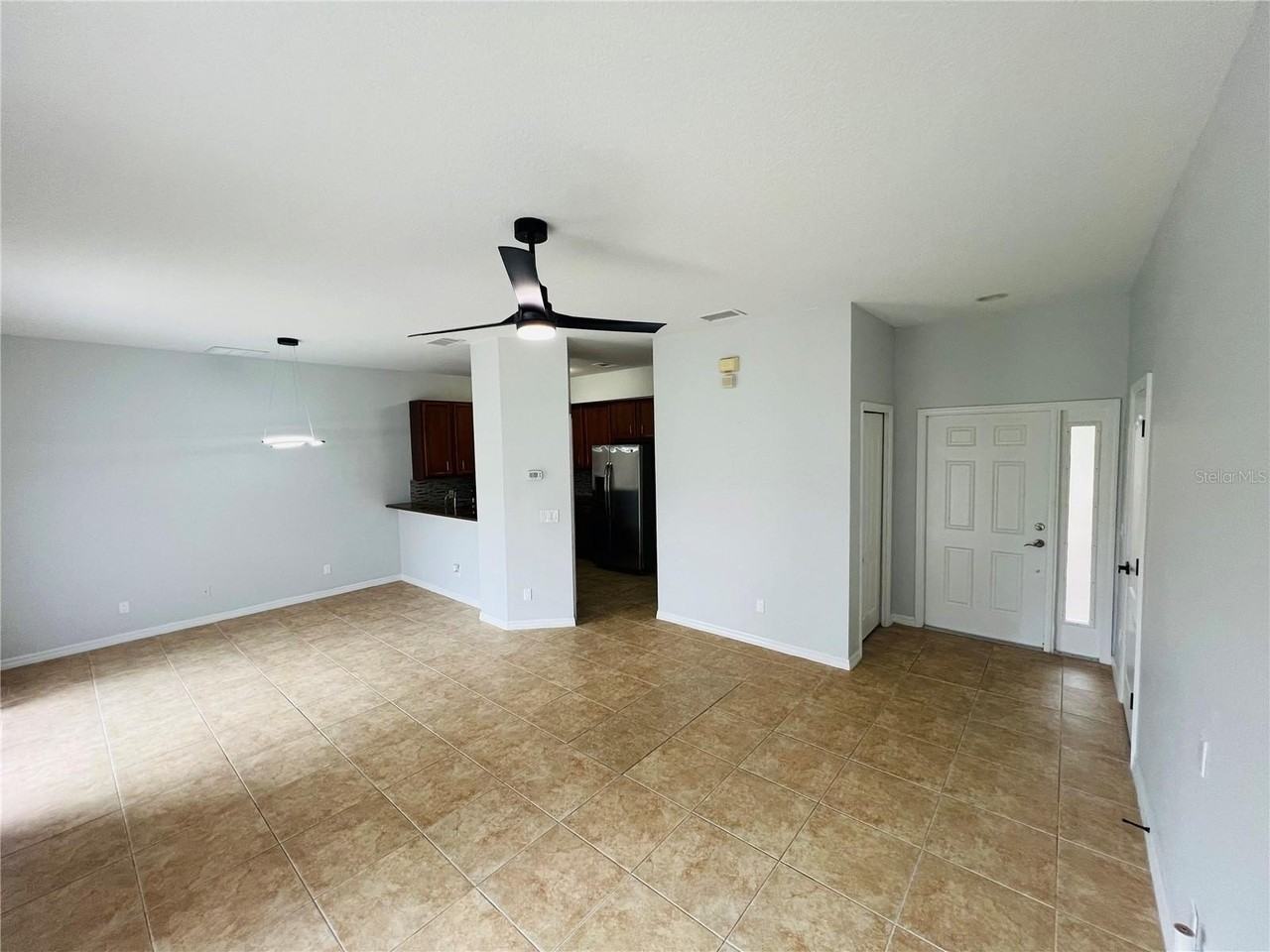 9096 Iron Oak Ave - Photo 3 of 24
