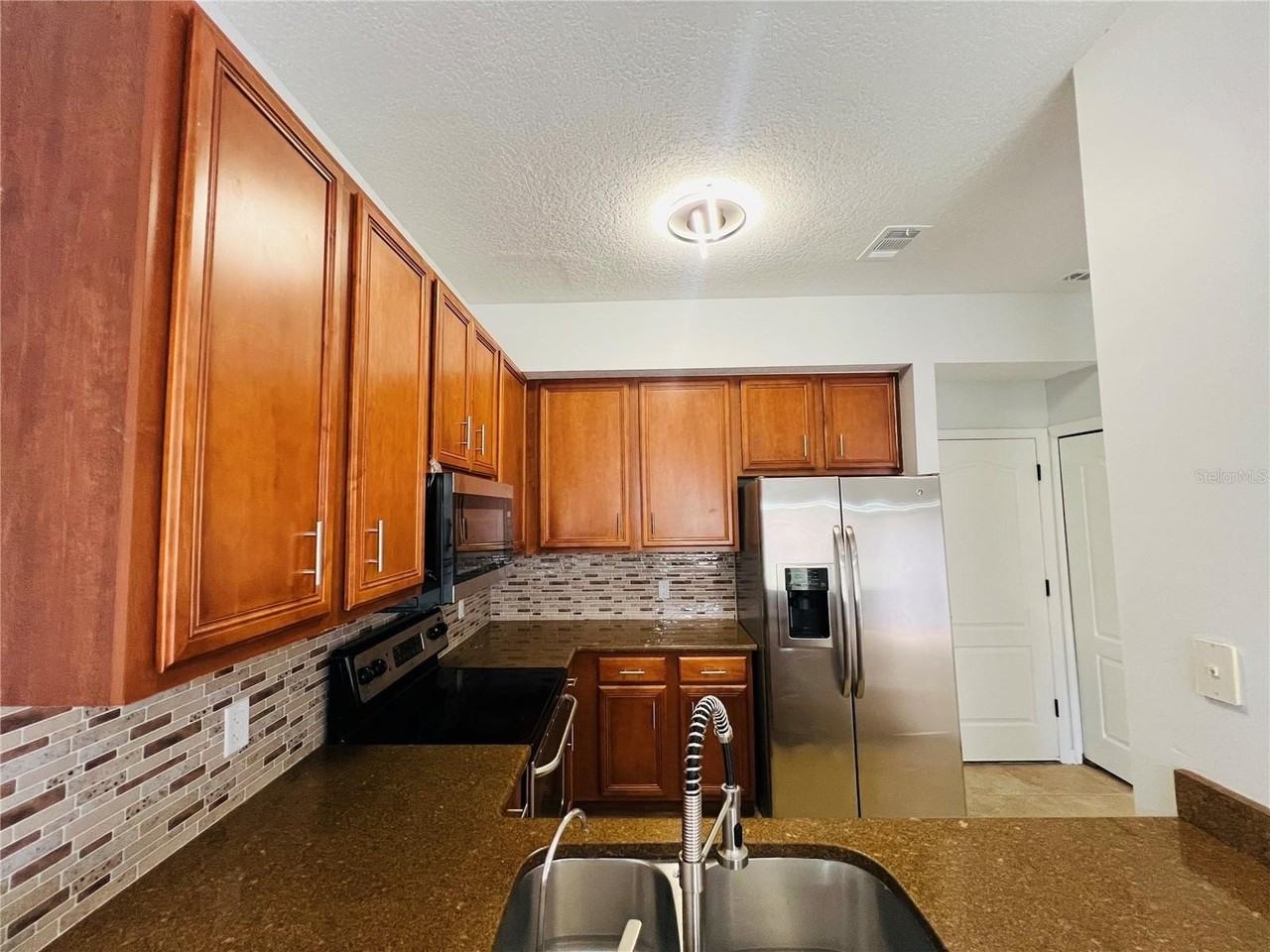 9096 Iron Oak Ave - Photo 7 of 24