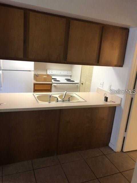 4922 W Gandy Blvd #102 - Photo 3 of 8