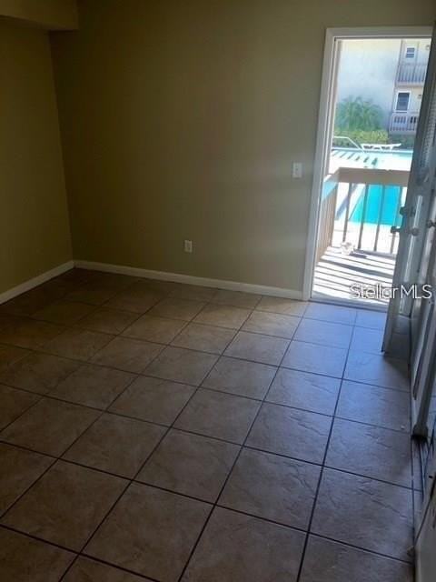 4922 W Gandy Blvd #102 - Photo 6 of 8